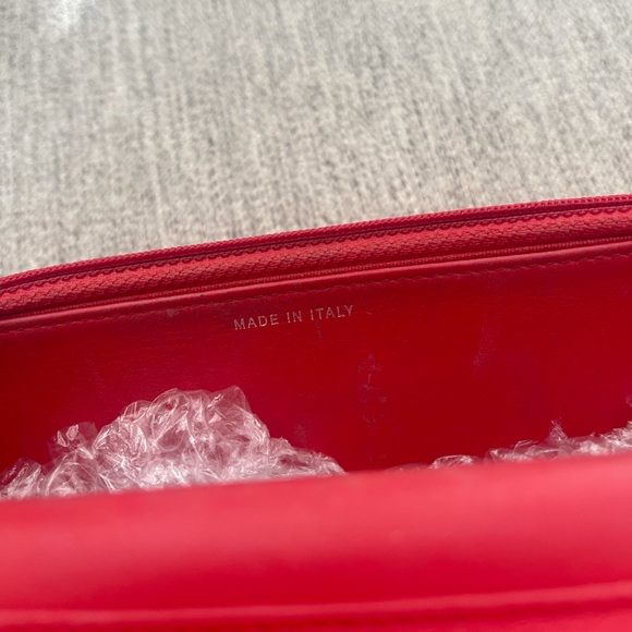 Chanel Lambskin Wallet on Chain Crossbody Bag - Picture 4 of 14